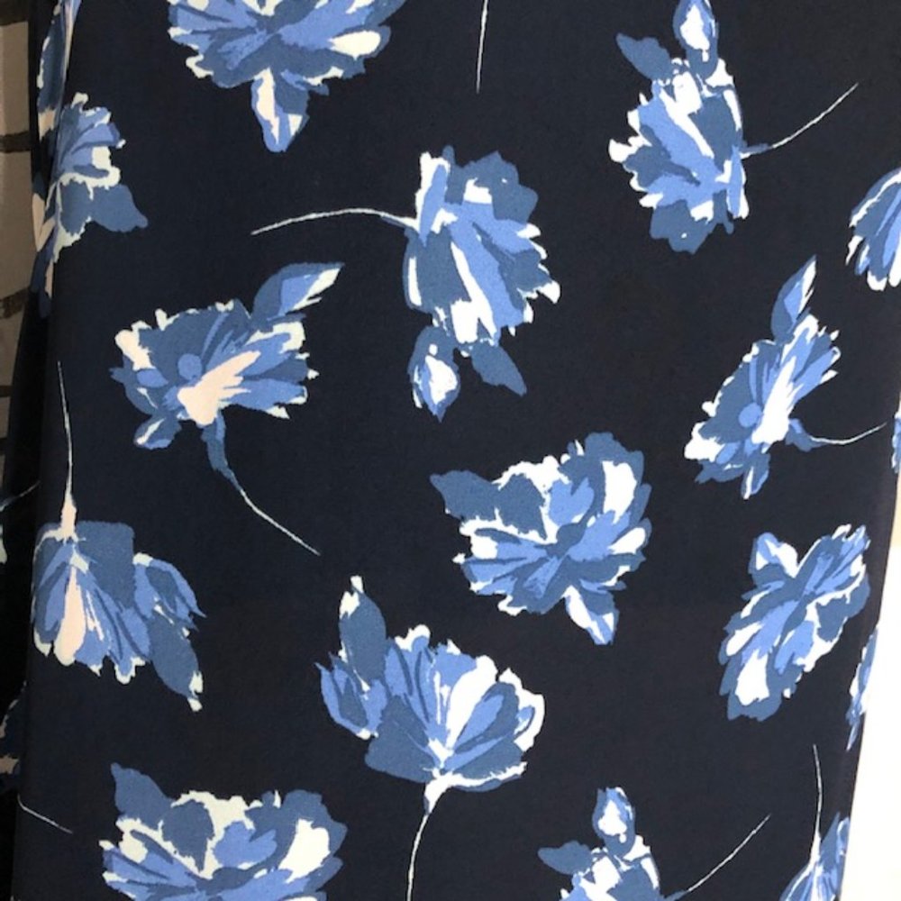 SIMPLY STYLED DRESS - Picture 3 of 4